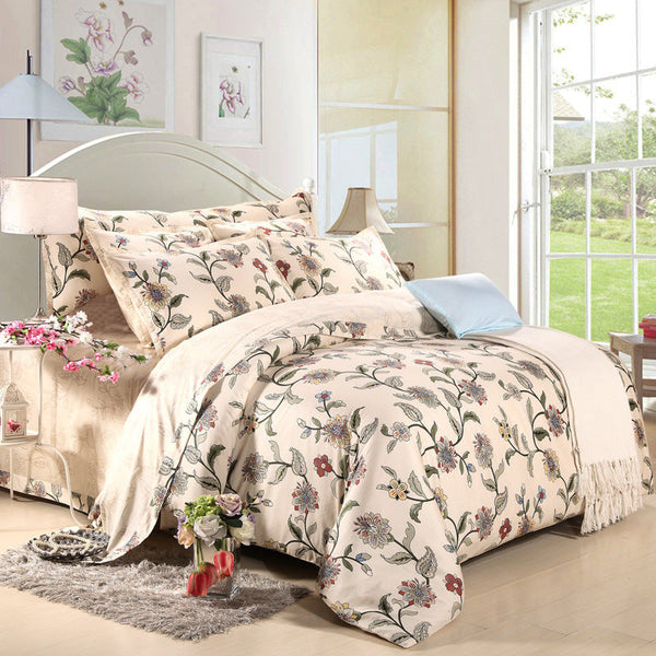 European and American style pure cotton bedding with floral pattern.