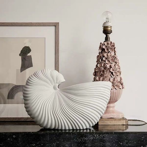 Conch Simple Vase Flower Modern TV Decoration Nordic Minimalist Style Product information:
 
 Material: Ceramic
 
 Size: large

Size: 22*15CM

 Style: simple and modern
 
 Color classification: milk white
 
 Flower type: countertop vas0nullLofineConch Simple Vase