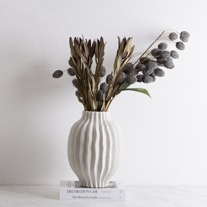 Nordic Minimalist Ceramic Creative Petal Vase DecorationProduct information:
 


 Process: colored glaze
 
 Category: Decorative vase
 
 Material type: pottery
 
 Surface technology: glazing
 
 Hanging form: decoration
 
0nullLofineNordic Minimalist Ceramic