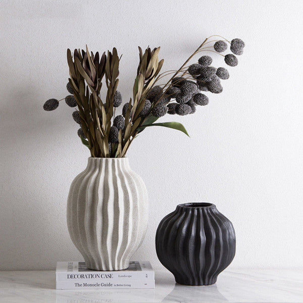 Nordic Minimalist Ceramic Creative Petal Vase DecorationProduct information:
 


 Process: colored glaze
 
 Category: Decorative vase
 
 Material type: pottery
 
 Surface technology: glazing
 
 Hanging form: decoration
 
0nullLofineNordic Minimalist Ceramic